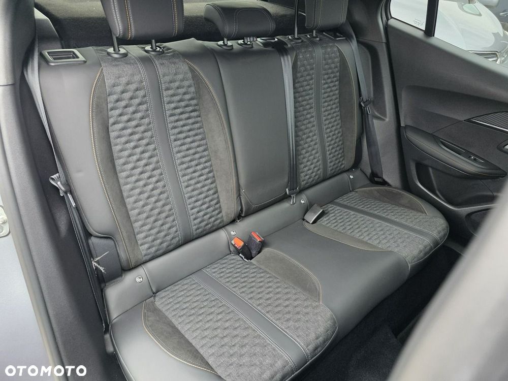 Peugeot 2008 1.5 BlueHDi Allure S&S EAT8 - 19