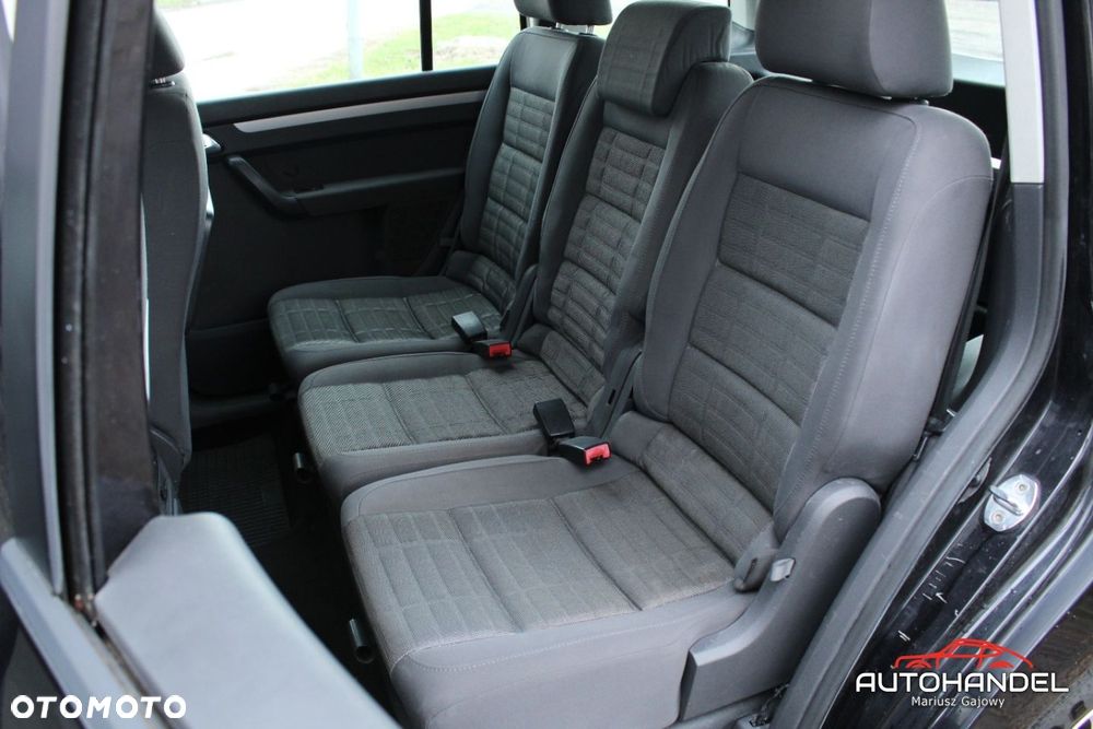 Volkswagen Touran - 15