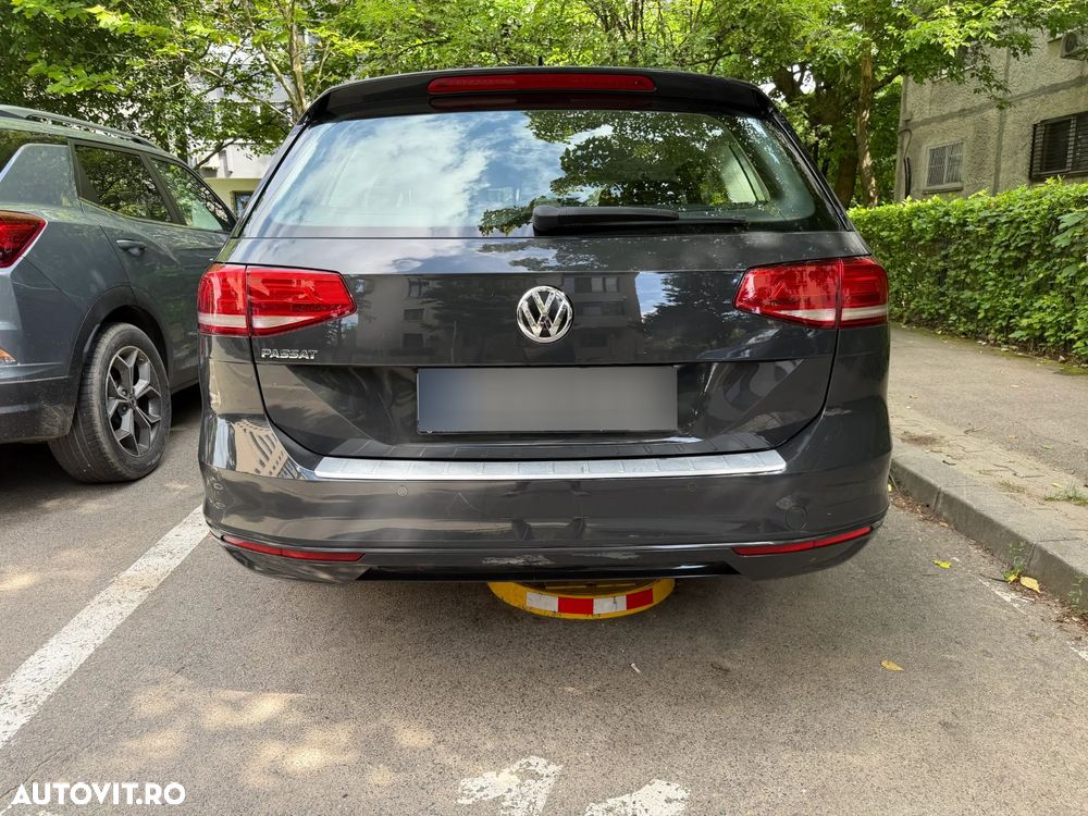 Volkswagen Passat 2.0 TDI DSG Comfortline - 29
