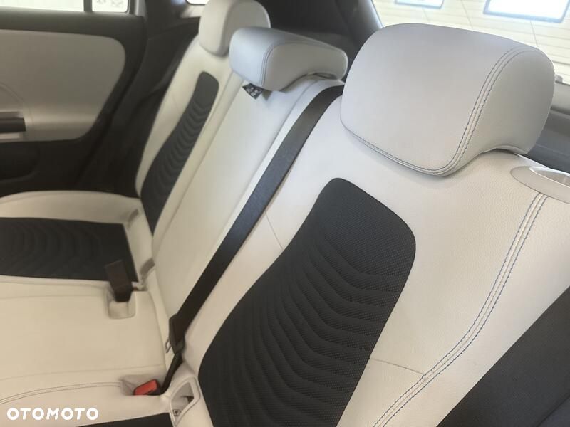 Mercedes-Benz GLA 200 Style - 18