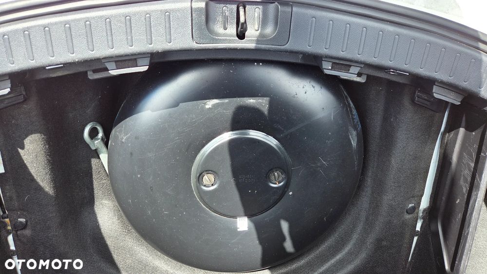 Toyota Corolla 1.8 Hybrid Comfort - 24