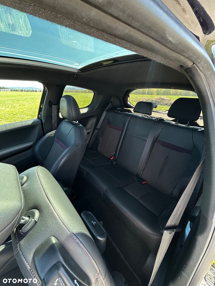 Peugeot 208 - 4