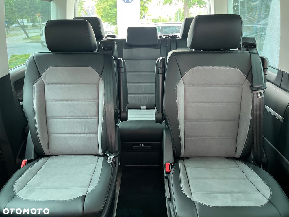 Volkswagen Multivan - 24