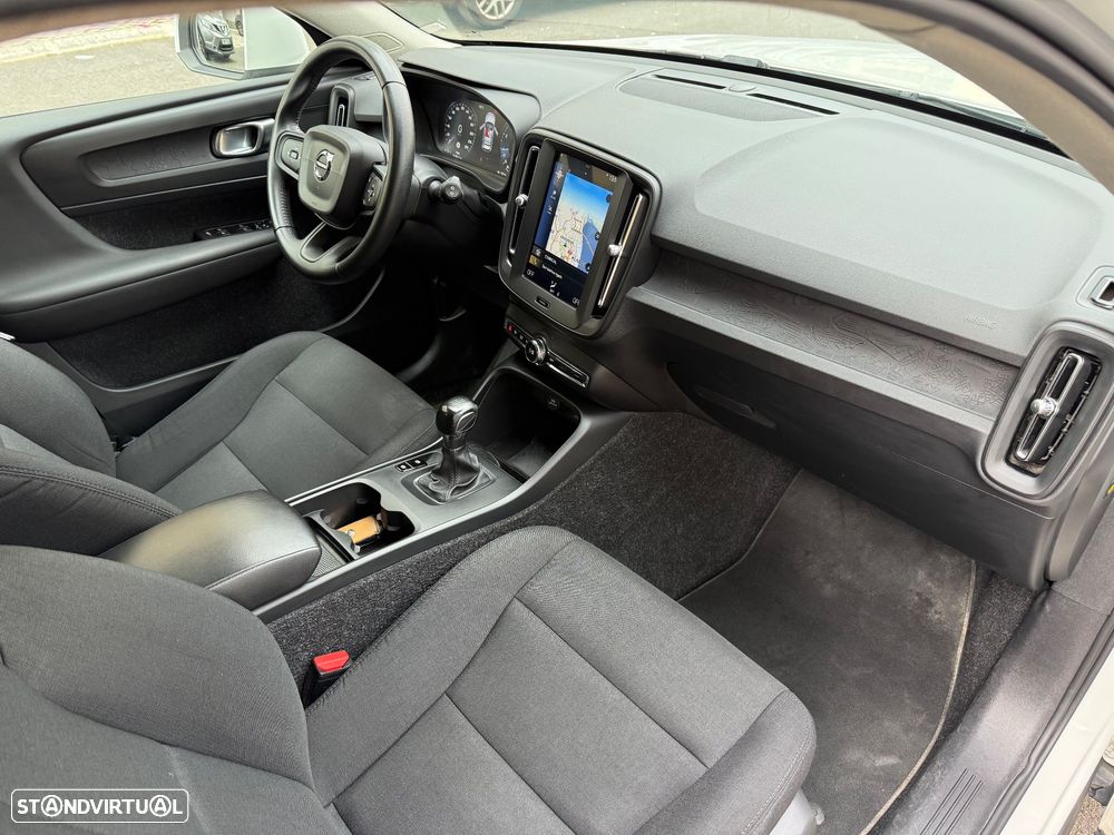 Volvo XC 40 1.5 T3 Tech Edition - 25