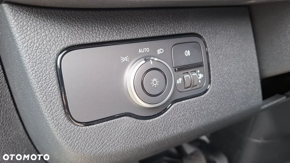 Mercedes-Benz Sprinter - 11