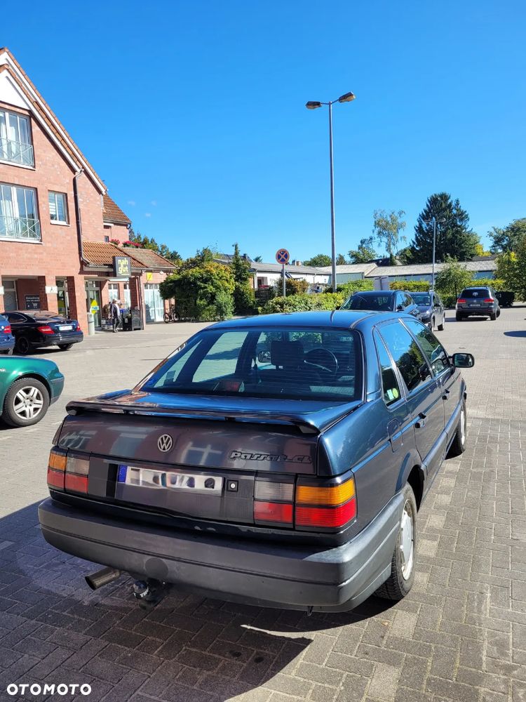 Volkswagen Passat 1.6 TD CL - 3