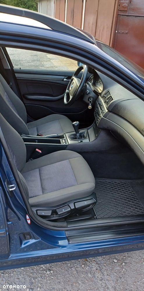 BMW Seria 3 320d Touring - 12