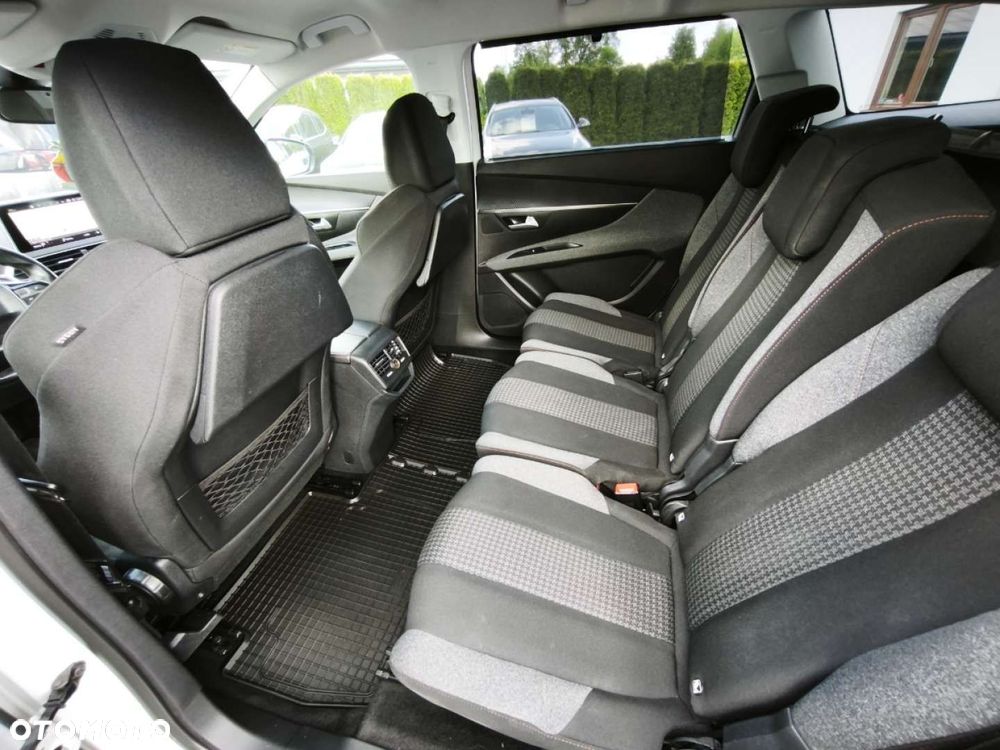 Peugeot 5008 - 16
