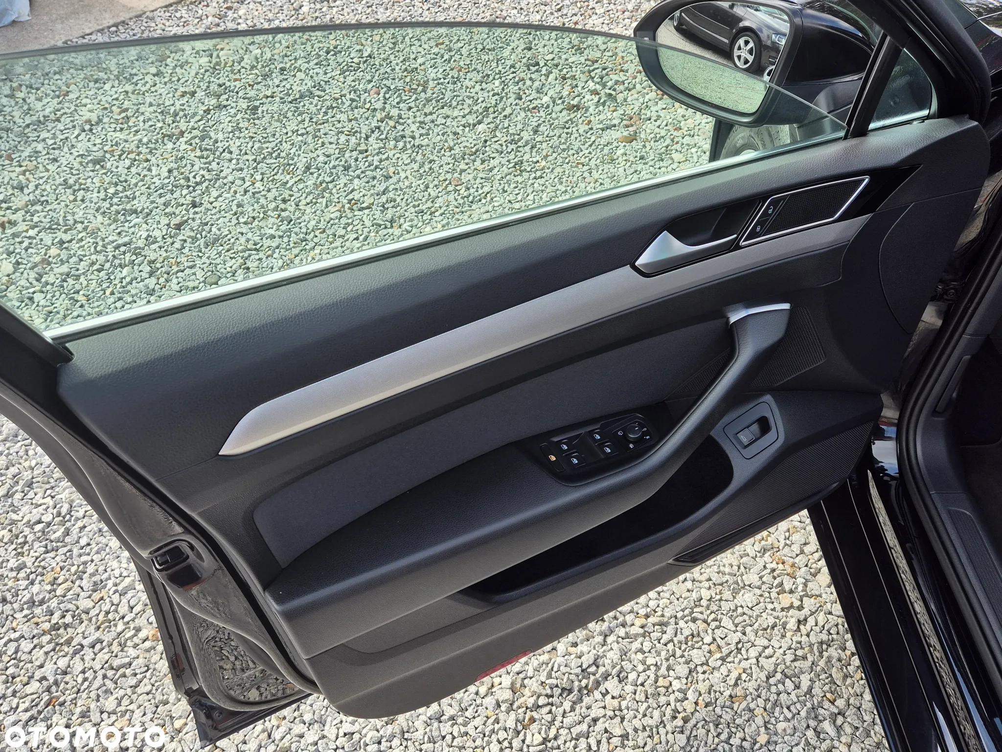 Volkswagen Passat Variant 2.0 TDI SCR DSG Elegance - 25