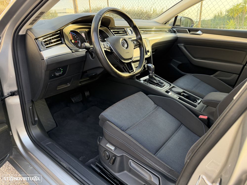 VW Passat Variant - 12