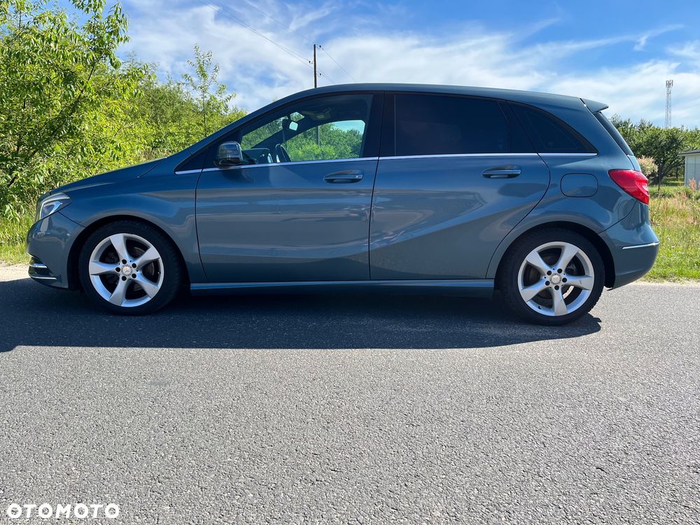 Mercedes-Benz Klasa B 180 UrbanStyle Edition - 8