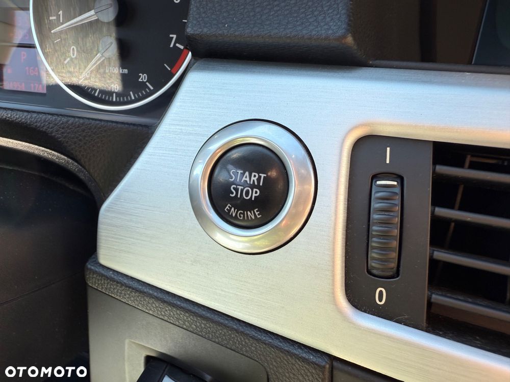 BMW Seria 3 325i Touring - 21