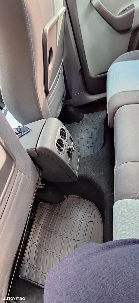 Volkswagen Golf Plus - 9