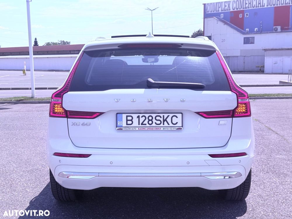 VOLVO XC60 2022 — imagine 12