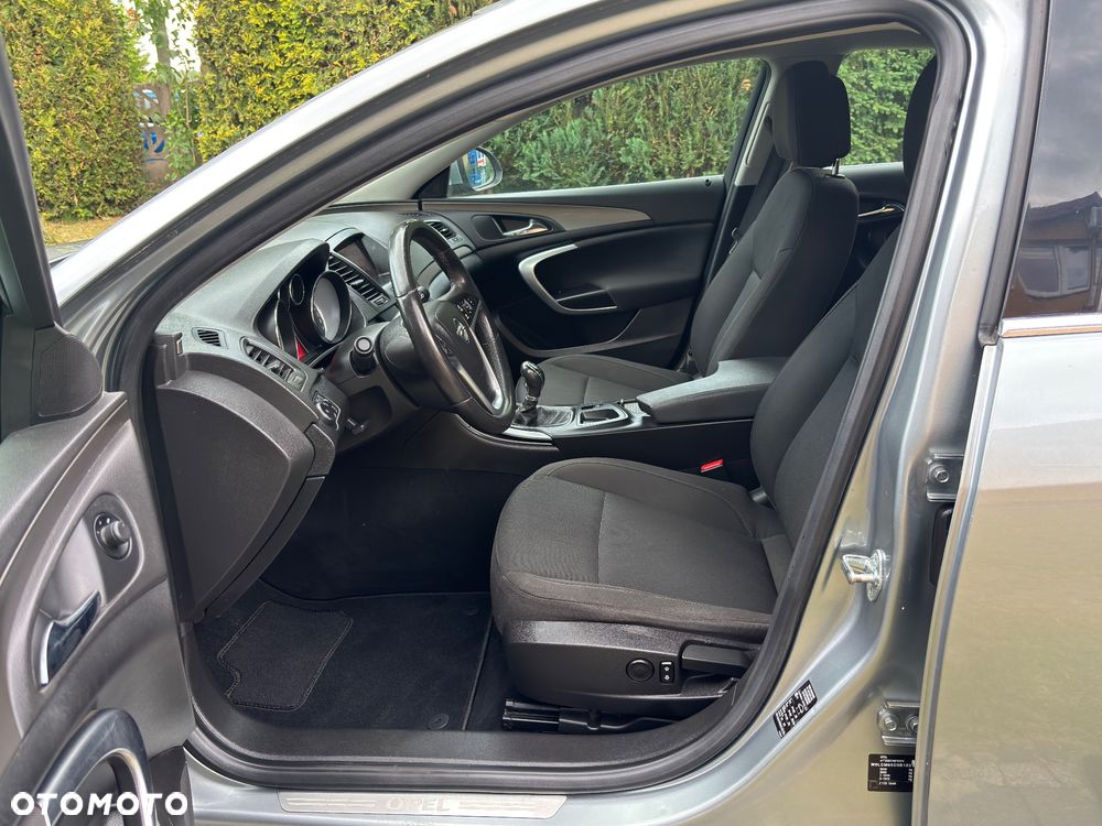 Opel Insignia - 25