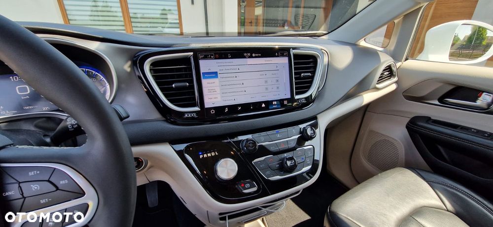 Chrysler Pacifica - 20