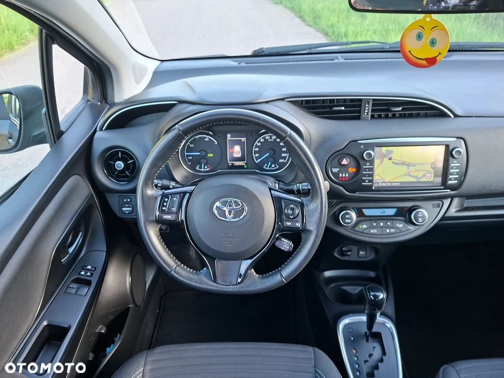 Toyota Yaris Hybrid 100 Active EU6 - 30