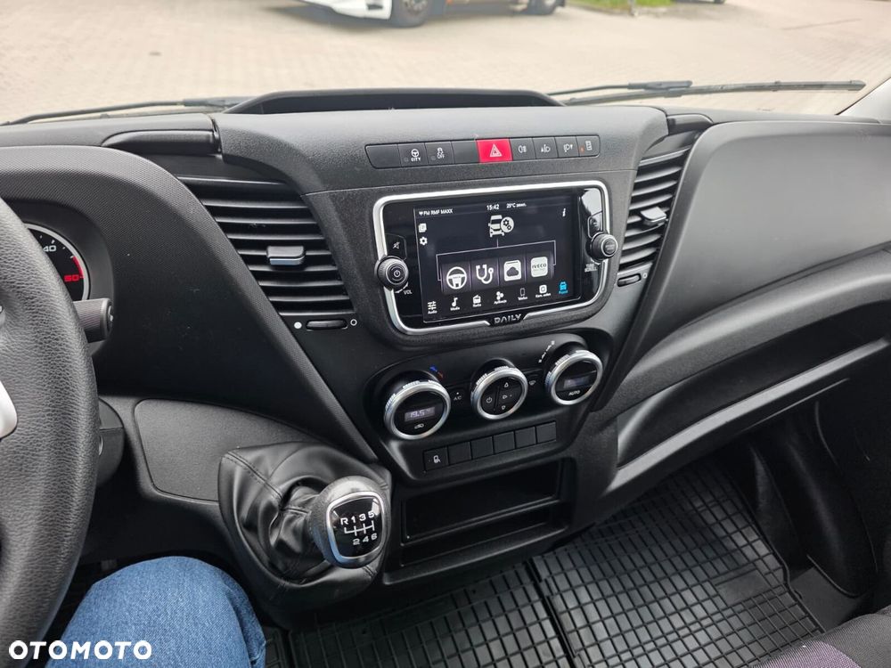 Iveco DAILY 35C16 Kontener z Winda 8ep Silnik 3L Bliźniaki - 8