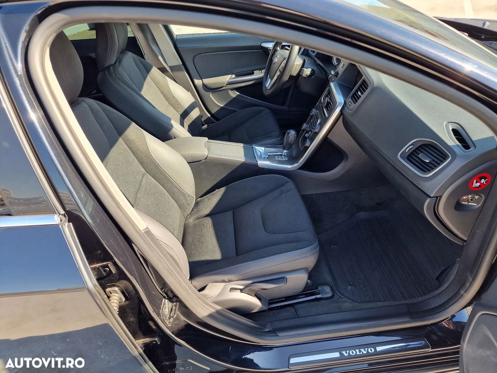 Volvo V60 D5 Geartronic Momentum - 12