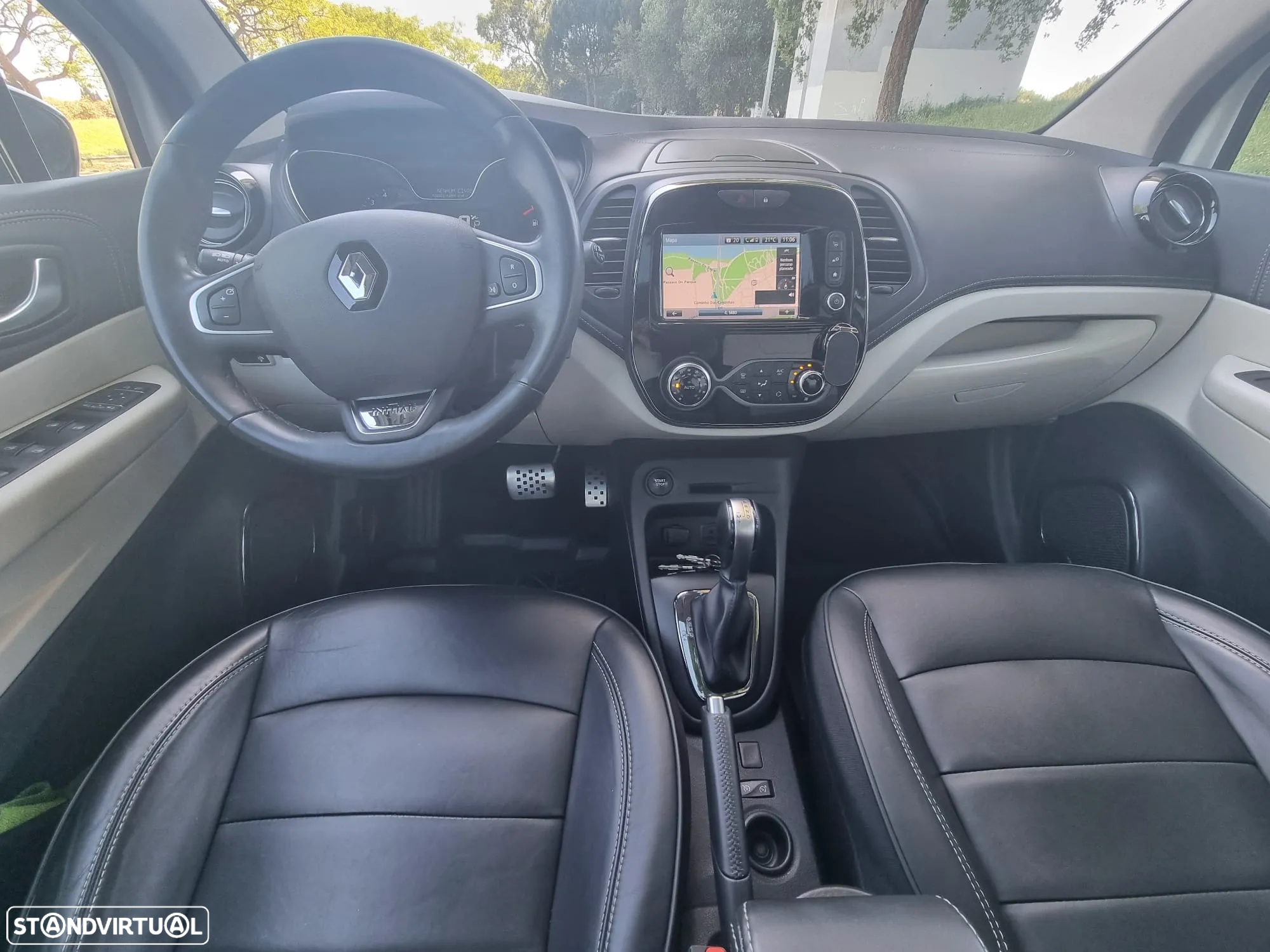 Renault Captur 1.5 dCi Initiale Paris EDC - 10