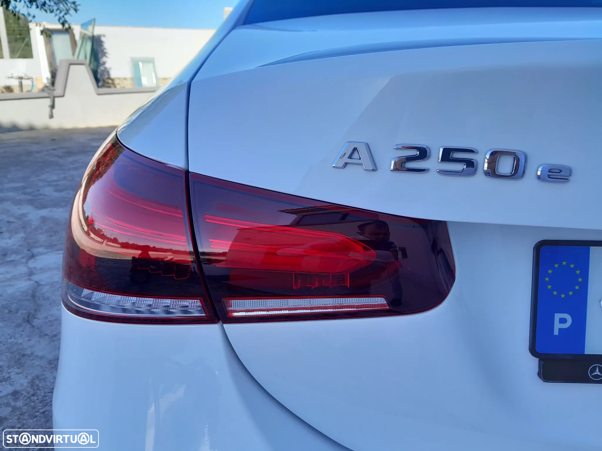 Mercedes-Benz A 250 Limousine e AMG Line - 36