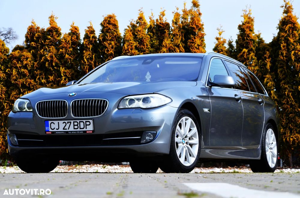BMW Seria 5 520d Aut. Luxury Line - 2