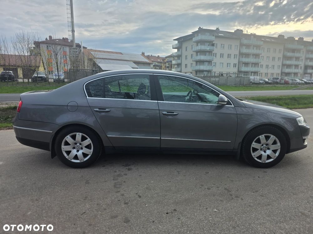 Volkswagen Passat 1.9 TDI Comfortline - 7
