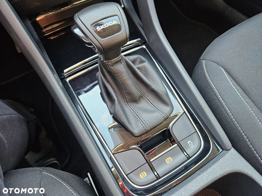 Skoda Karoq 1.5 TSI DSG Tour - 23