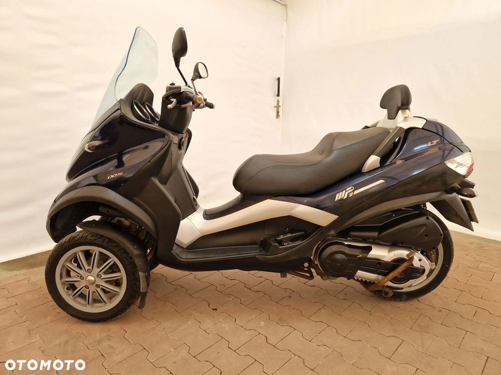 Piaggio MP-3 - 13