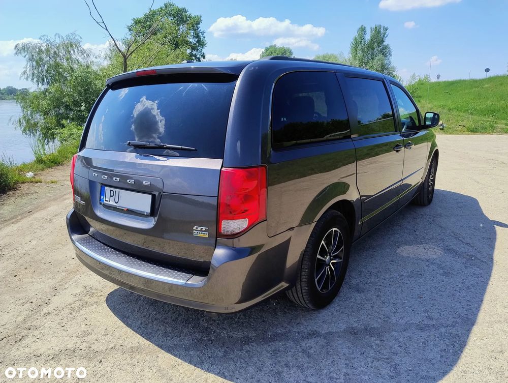 Dodge Grand Caravan - 4