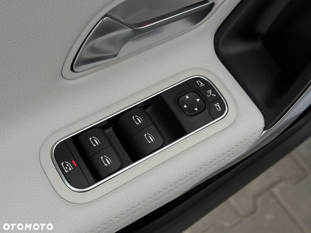 Mercedes-Benz CLA 250 4-Matic AMG Line 7G-DCT - 28