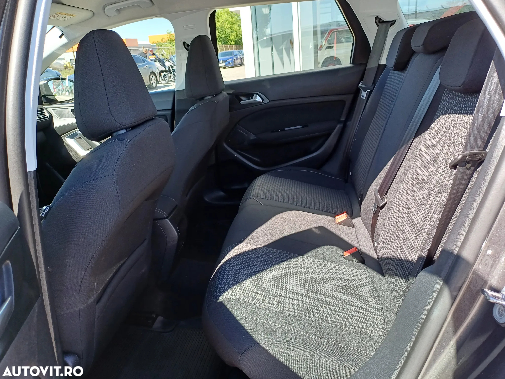 Peugeot 308 1.2 L PureTech Turbo S&S Active - 10