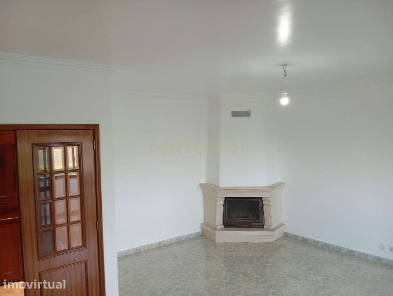 Apartamento T2 Remodelado no Infantado com Box e Vista Desafogada - Grande imagem: 5/17
