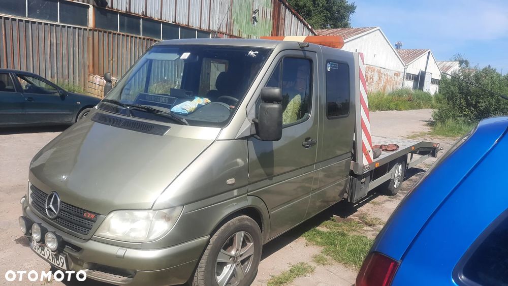 Mercedes-Benz Sprinter - 11