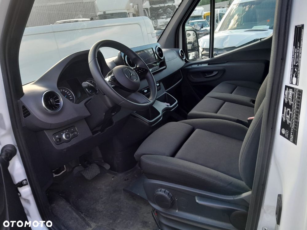 Mercedes-Benz eSprinter - 15