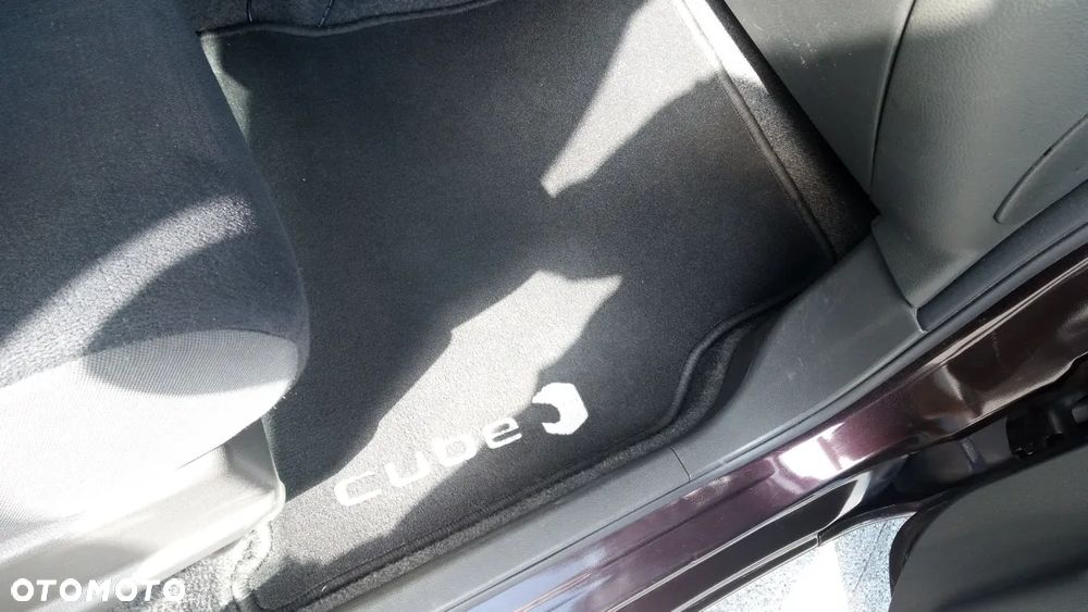 Nissan Cube - 30