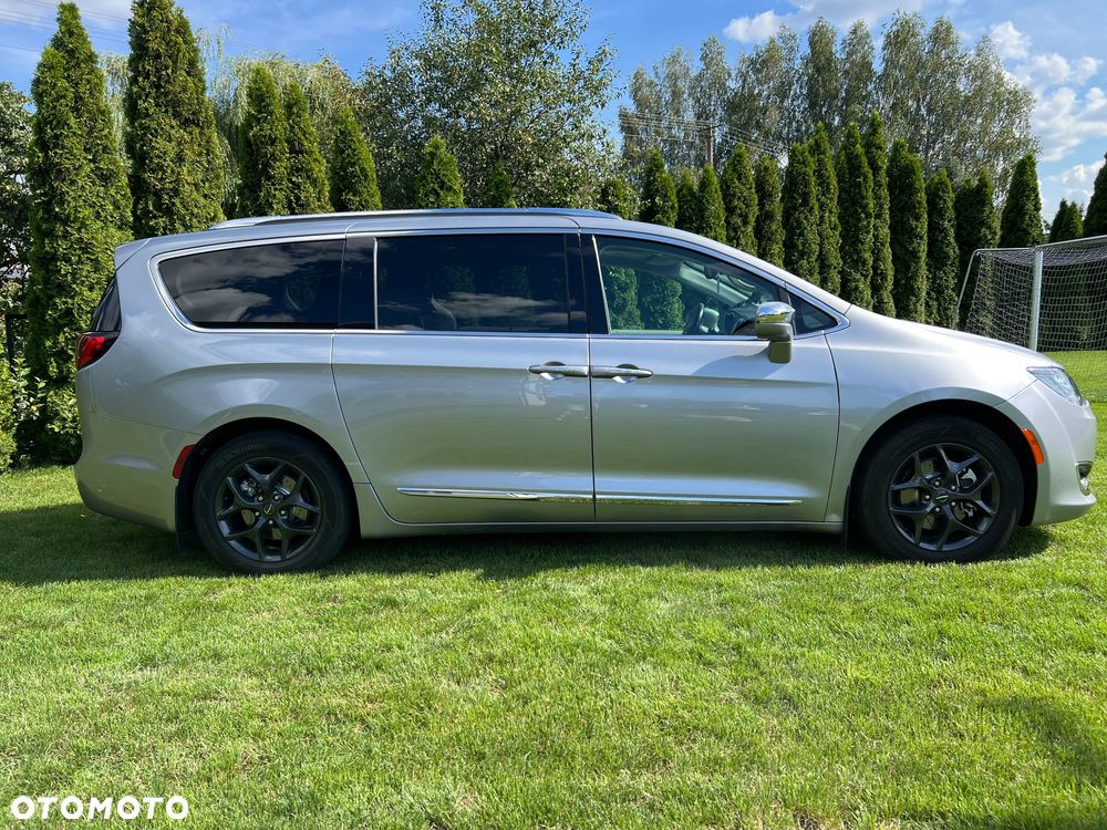 Chrysler Pacifica - 5