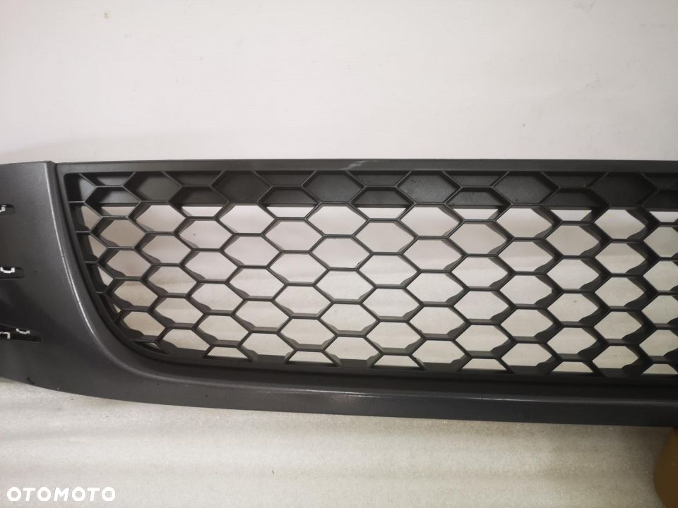 VW GOLF VI GTI GTD 08- KRATKA ŚRODKOWA ZDERZAKA PRZEDNIEGO NR 5K0853655 5K0853677C  NR AUKCJI NK118 - 3