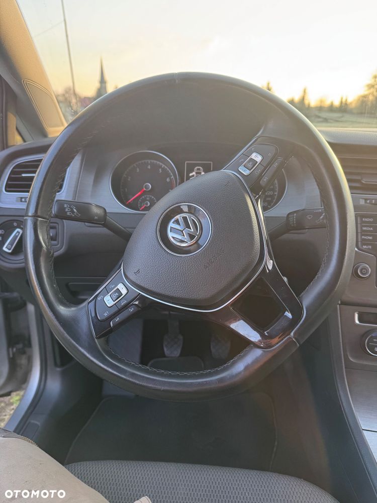 Volkswagen Golf - 11