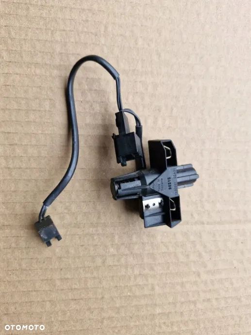 Czujnik zawiasu bagażnika Opel Astra H III Cabrio 93188659 1330881 - 1