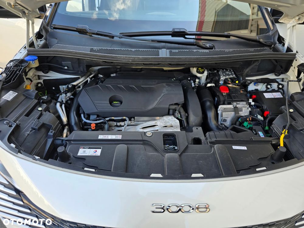 Peugeot 3008 1.6 PureTech HYbrid GT Line S&S EAT8 - 25