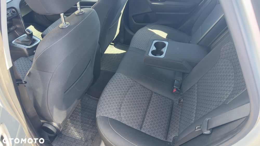 Kia Ceed 1.6 CRDi SCR M - 9