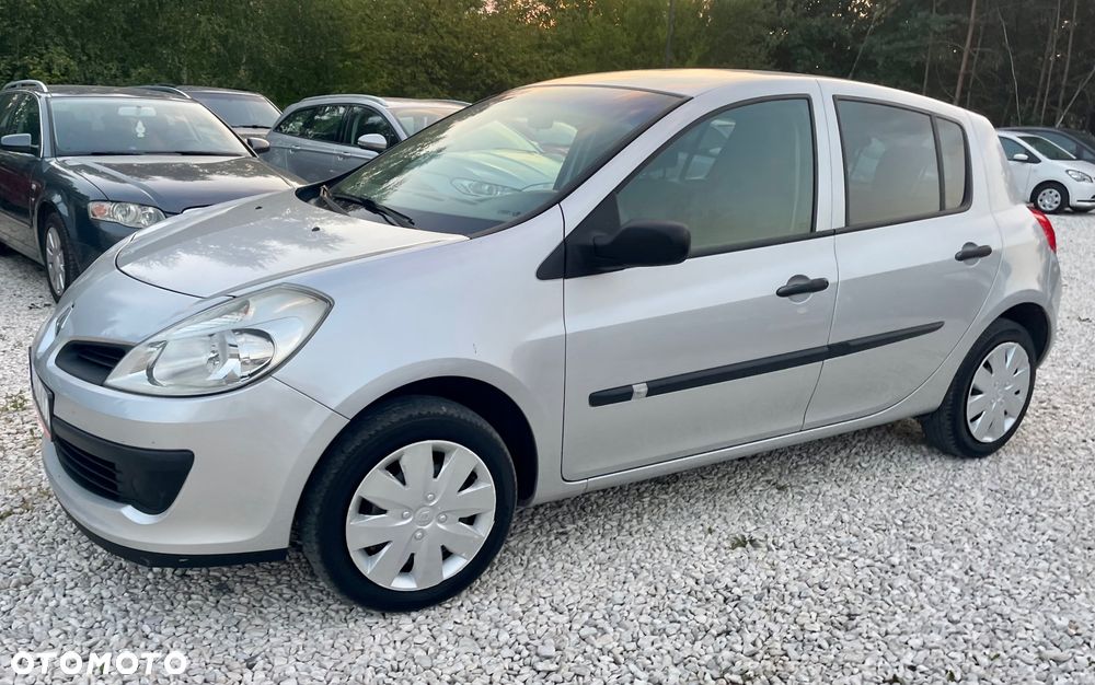 Renault Clio 1.2 16V Authentique - 13