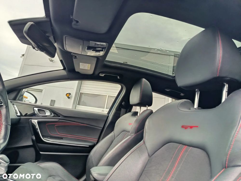 Kia ProCeed - 13