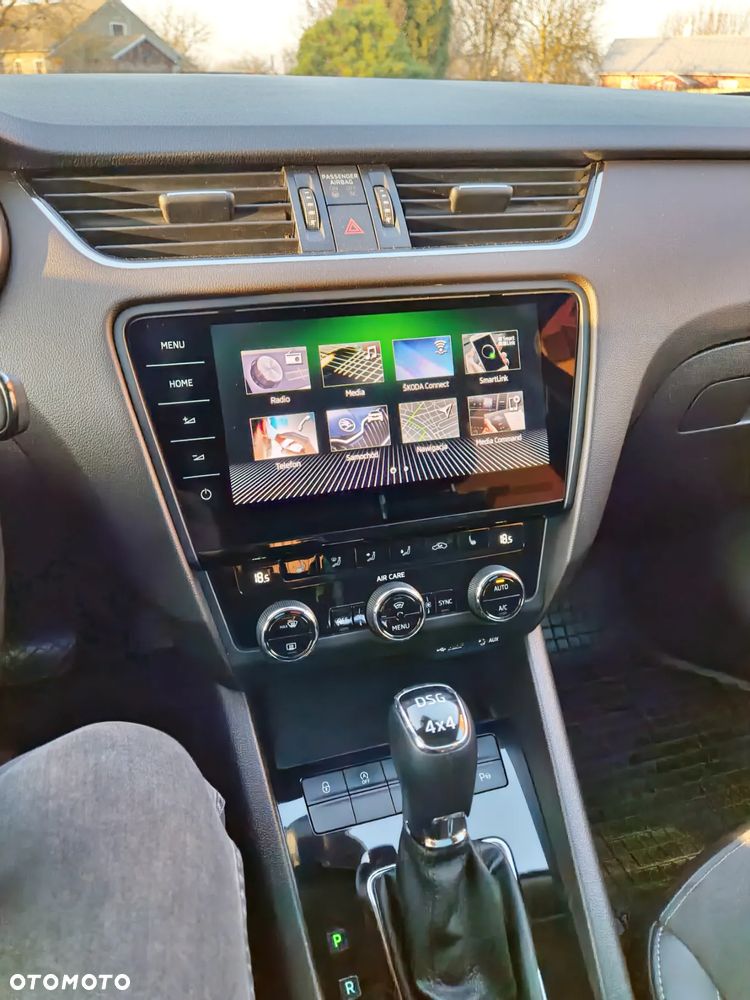 Skoda Octavia Scout 2.0 TDI 4x4 DSG - 23