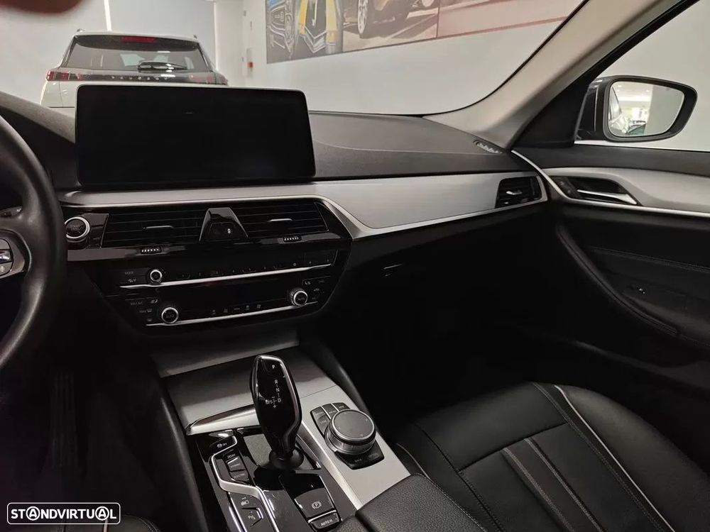 BMW 520 e Line Luxury - 46