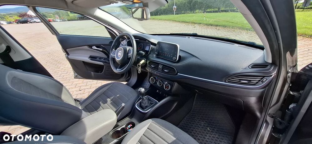 Fiat Tipo 1.4 16V Lounge EU6d - 10
