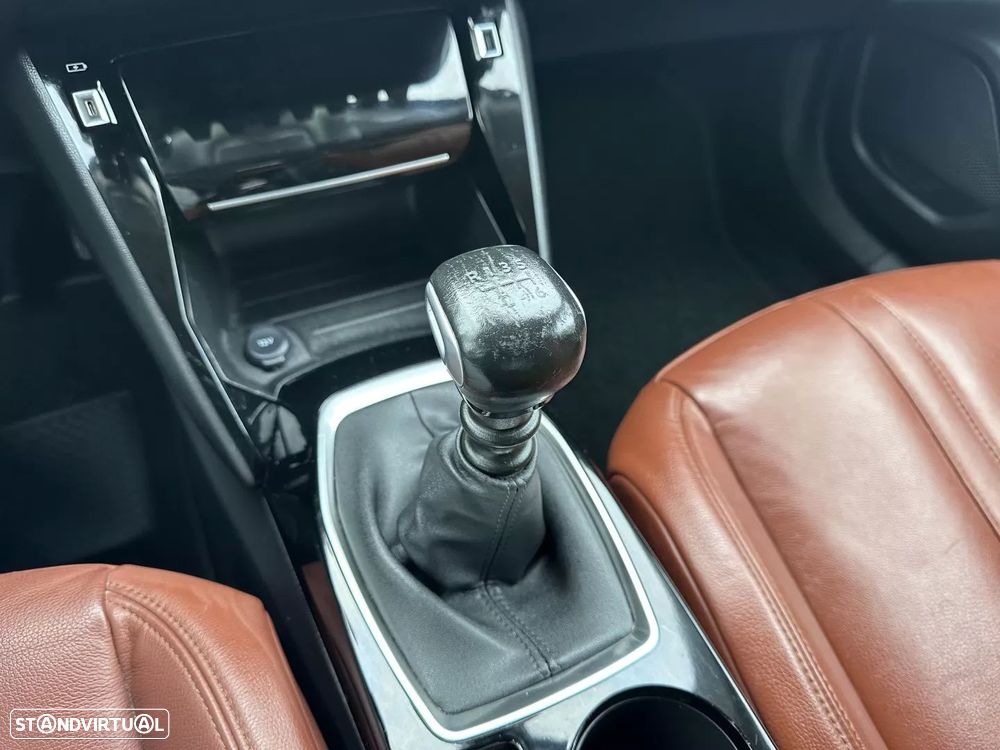 Peugeot 2008 PureTech 130 Allure Pack - 39