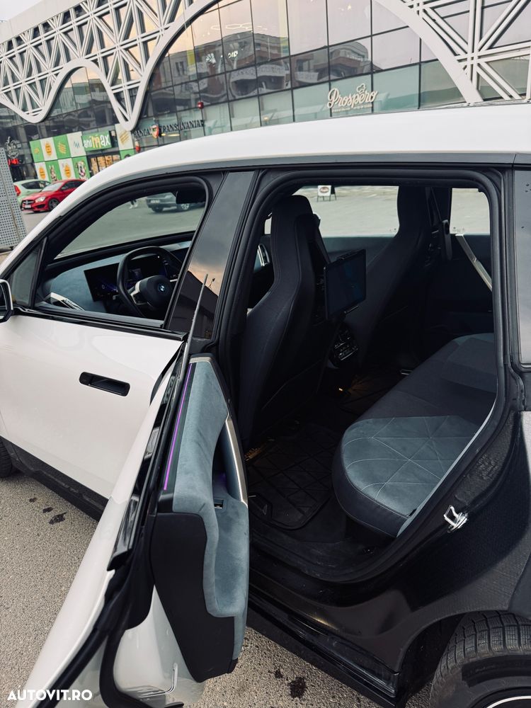 BMW iX - 7