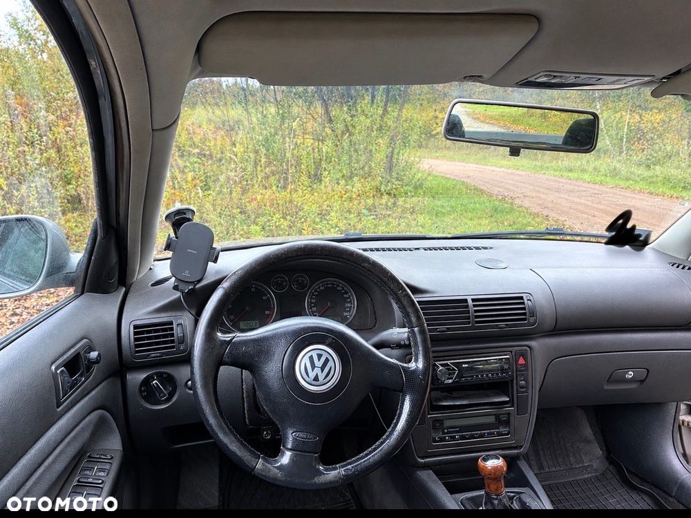 Volkswagen Passat 1.9 TDI Highline - 7